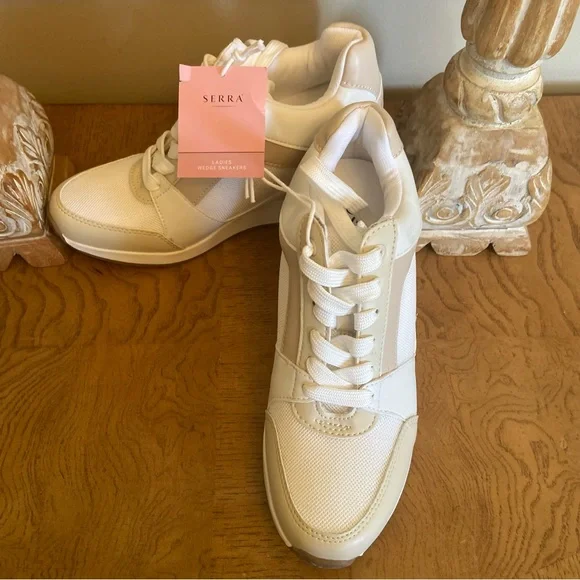 Serra Womens Tan White Color Block Wedge Heel High-Top Sneakers NWT Multiple SZs - Picture 3 of 14
